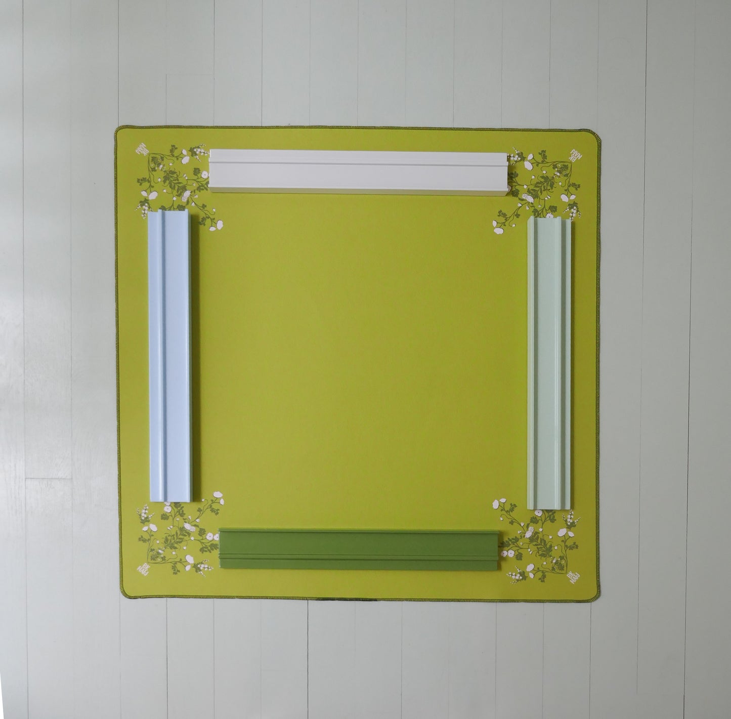 Pear Floral Felt Mahjong Mat
