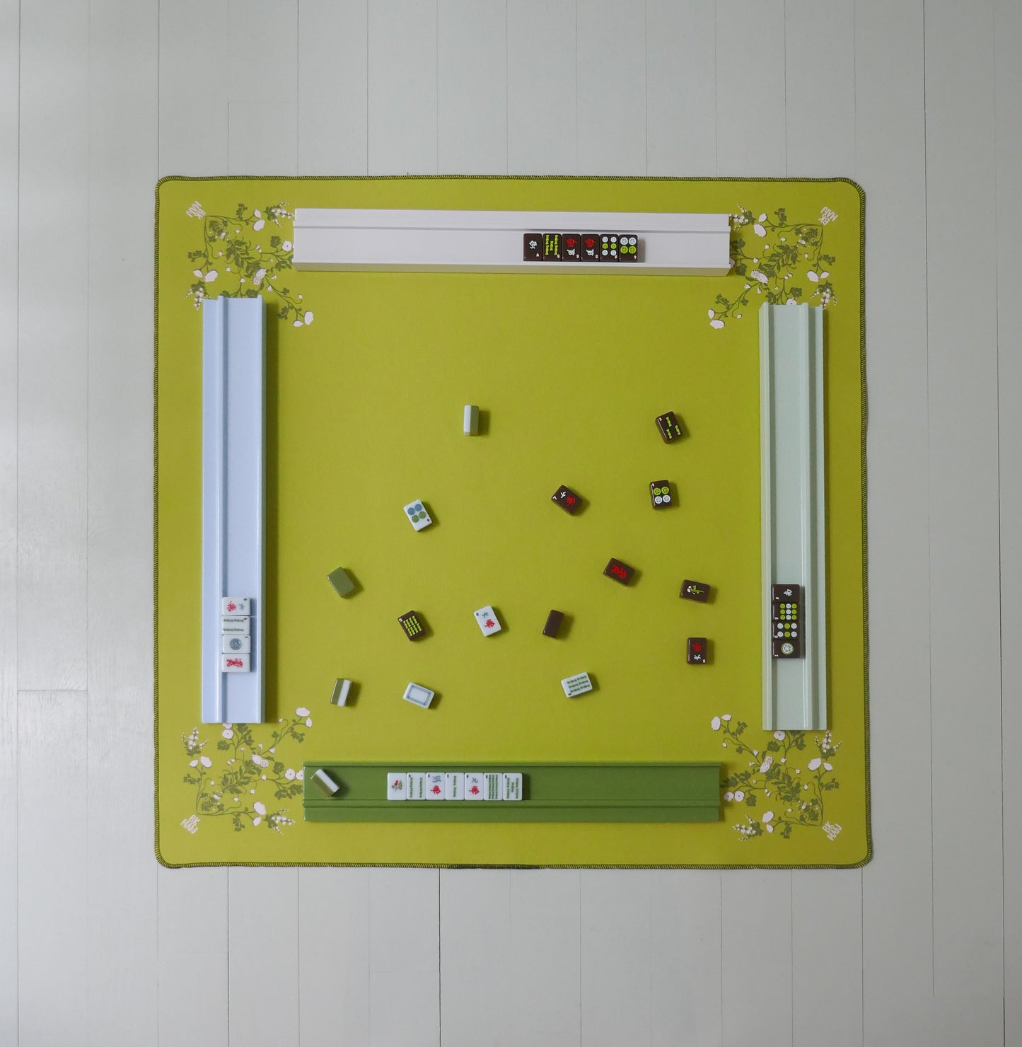 Pear Floral Felt Mahjong Mat