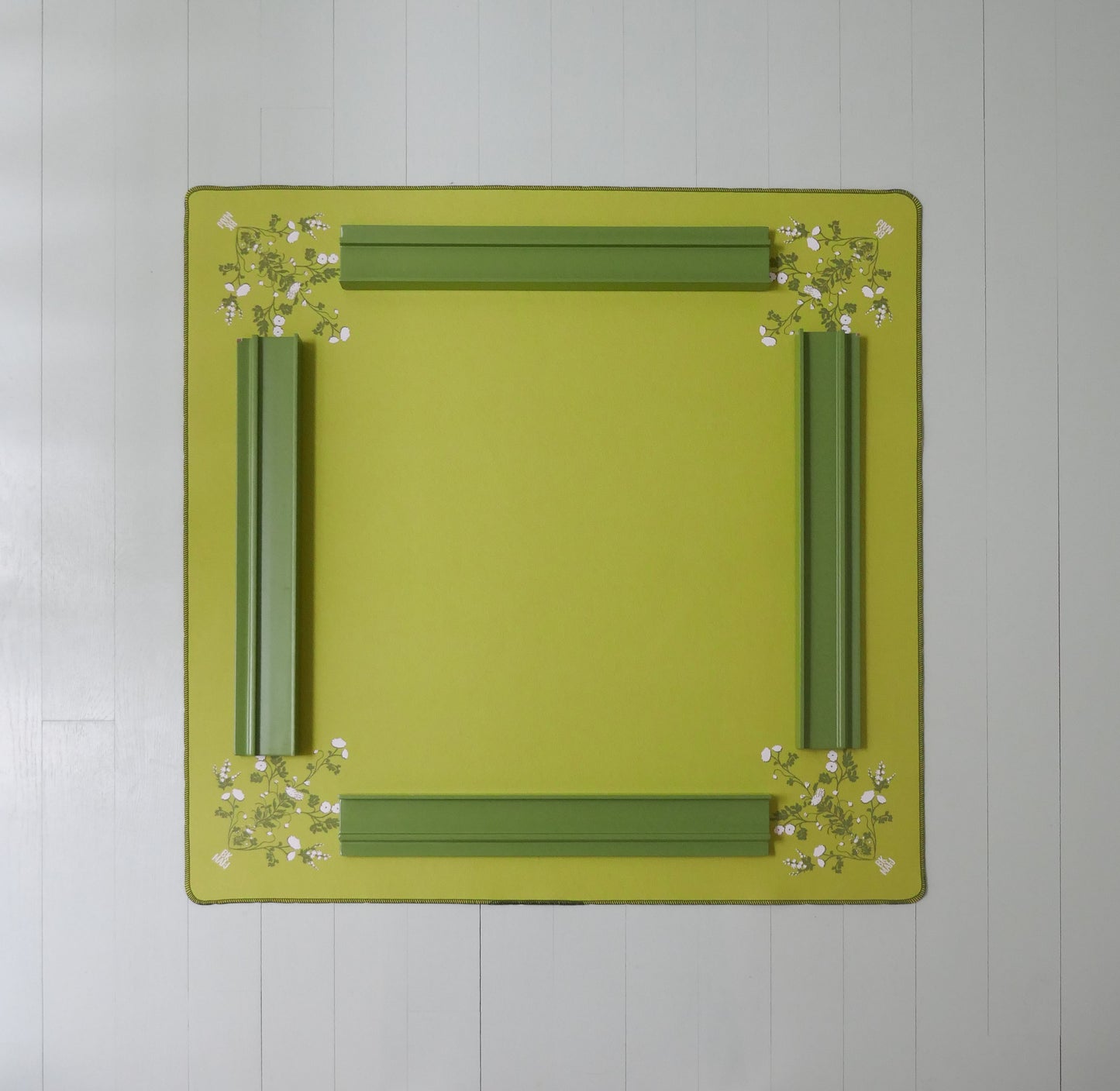 Pear Floral Felt Mahjong Mat
